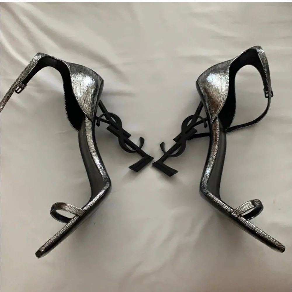 YSL HEELS LIKE NEW - Picture 2 of 5